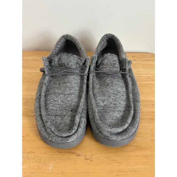 REEF Men\'s Cushion Coast Slip-On Shoe Light Gray, Size 9